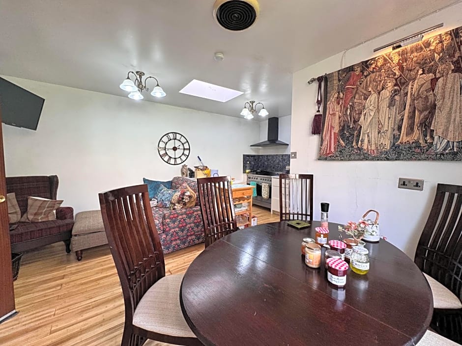 Sea Song, Selkie House