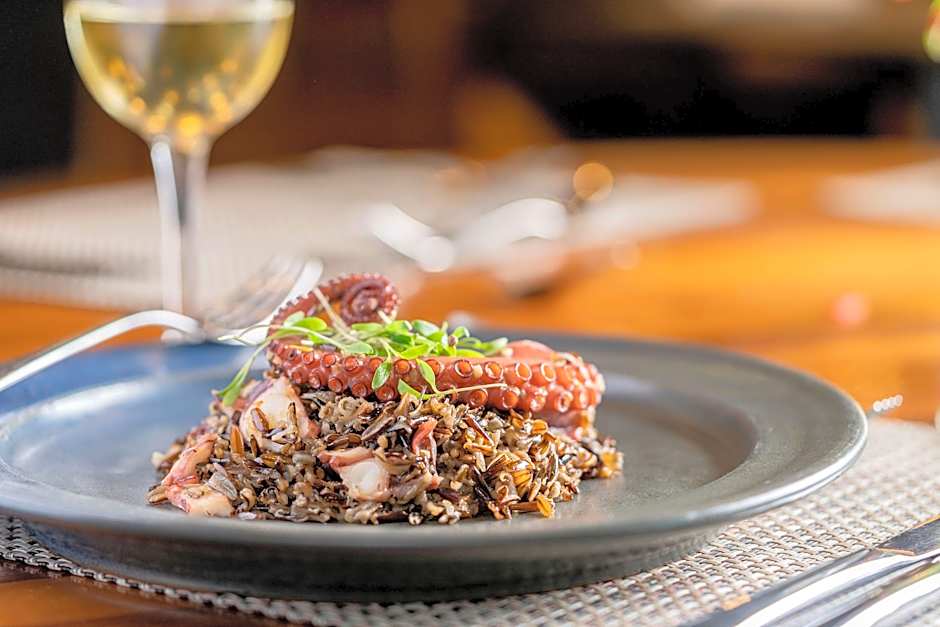 Almenat Embu das Artes Sao Paulo, Tapestry Collect