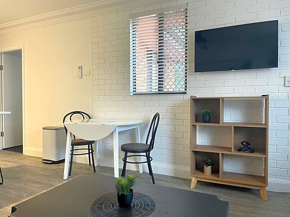 Estelle Kramer Motel