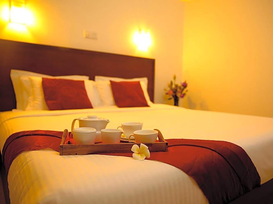 Whispering Palms Hotel