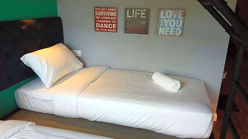 OYO 90899 Tube Hotel Melaka