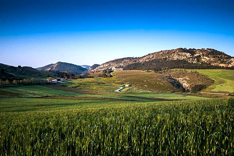 Helimos B&B with Segesta Temple view near Castellammare del Golfo