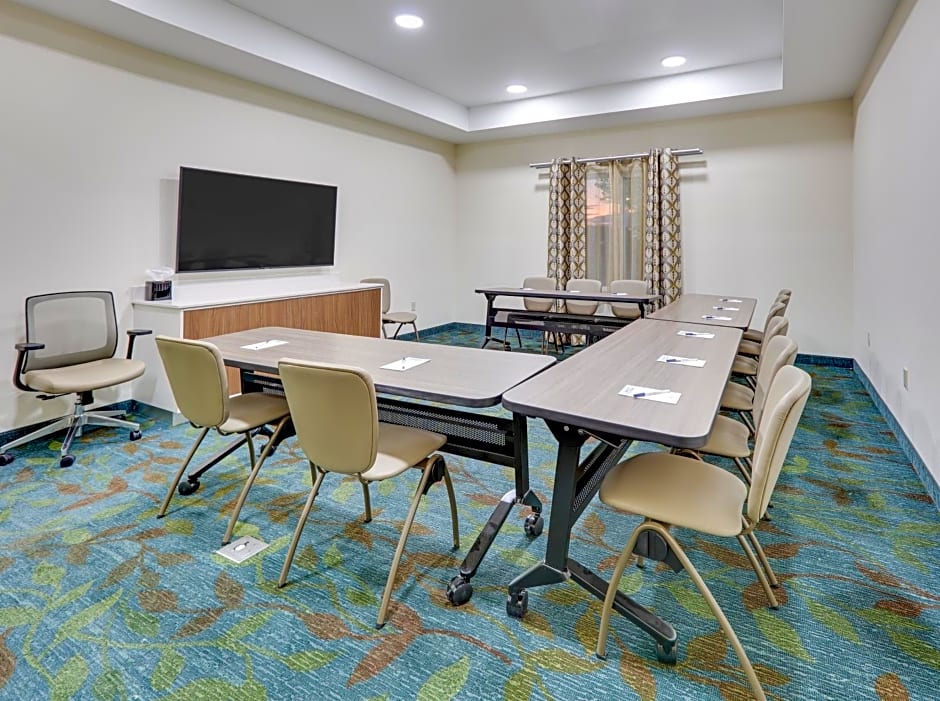 Candlewood Suites Dallas NW - Farmers Branch, an IHG Hotel