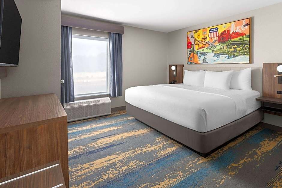 La Quinta Inn & Suites by Wyndham Memphis I-240