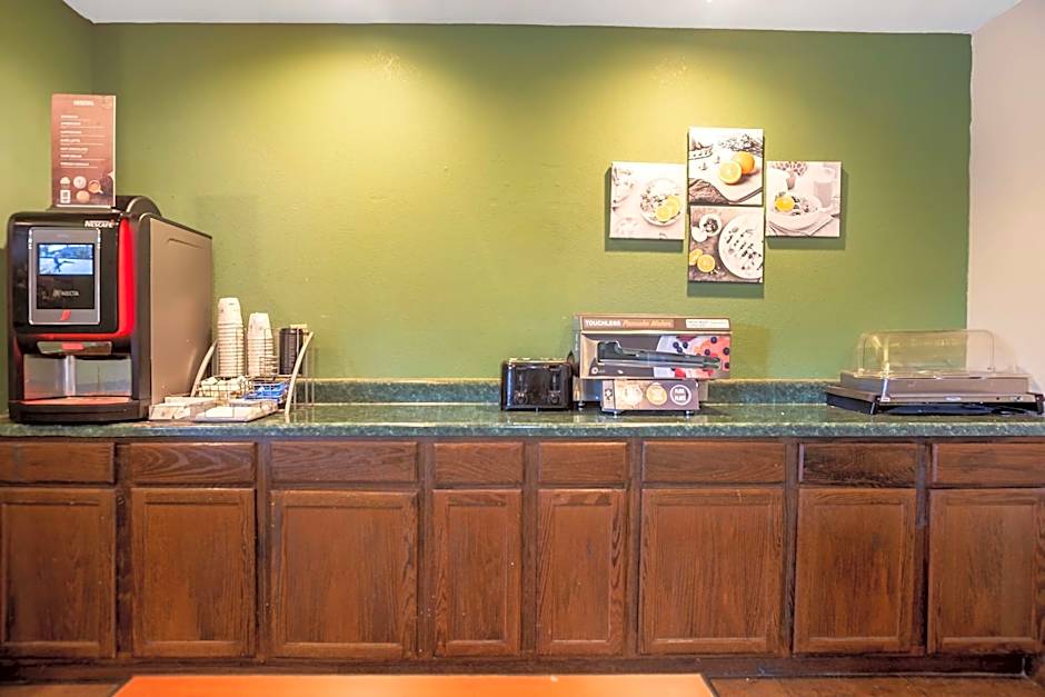 SureStay Plus Hotel by Best Western Bettendorf