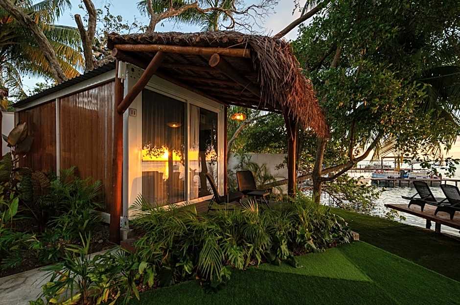 Casa Aakal Lagoon Front