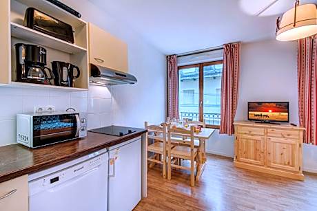 Studio (4 Adults)