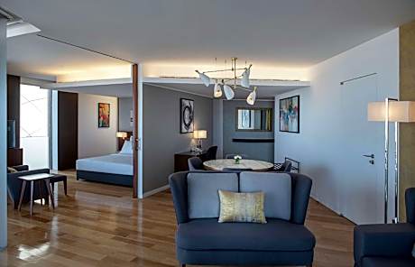 King Executive One Bedroom Suite