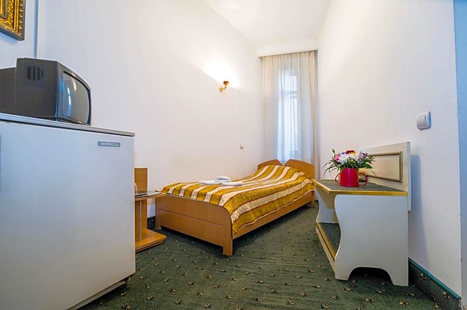 Hotel Carpati Imparatul Romanilor