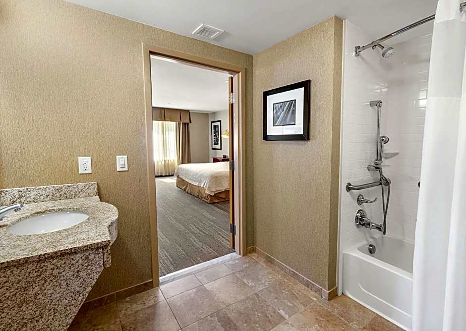 Hampton Inn By Hilton Nashua