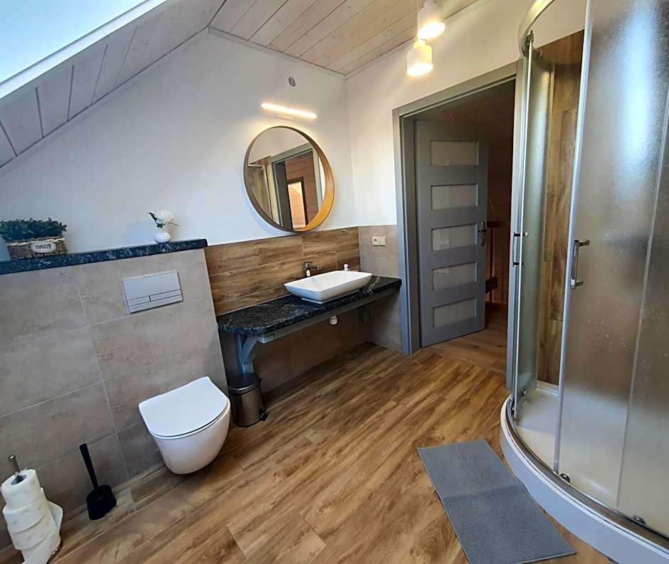 MILOCHÓWKA - dom drewniany bliźniak