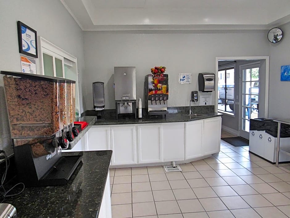 Capri Suites Anaheim