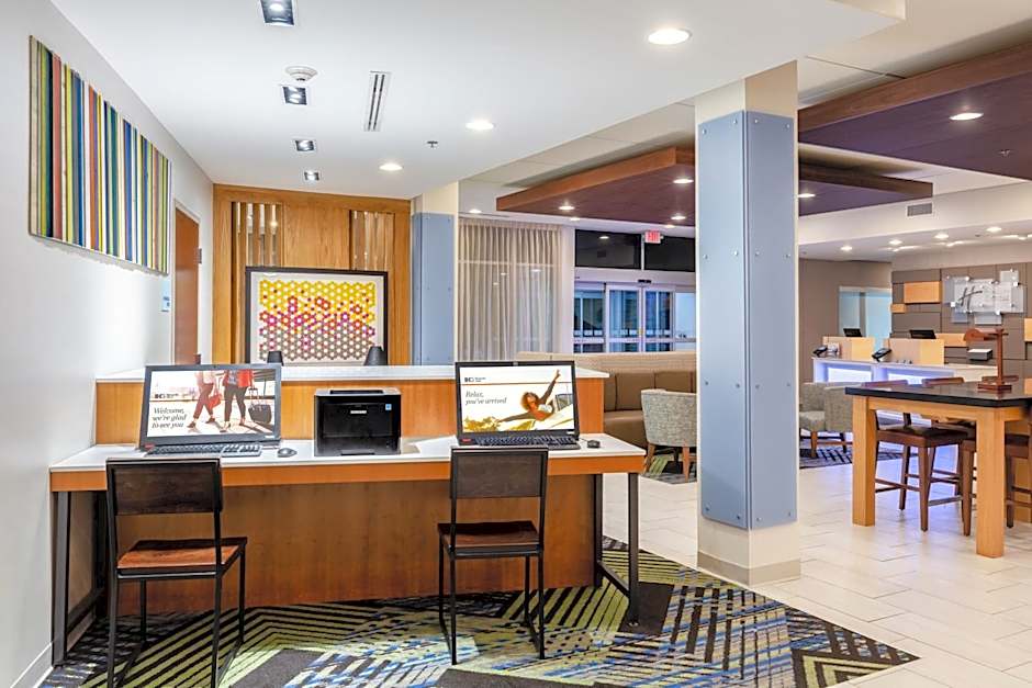 Holiday Inn Express Calhoun South By IHG