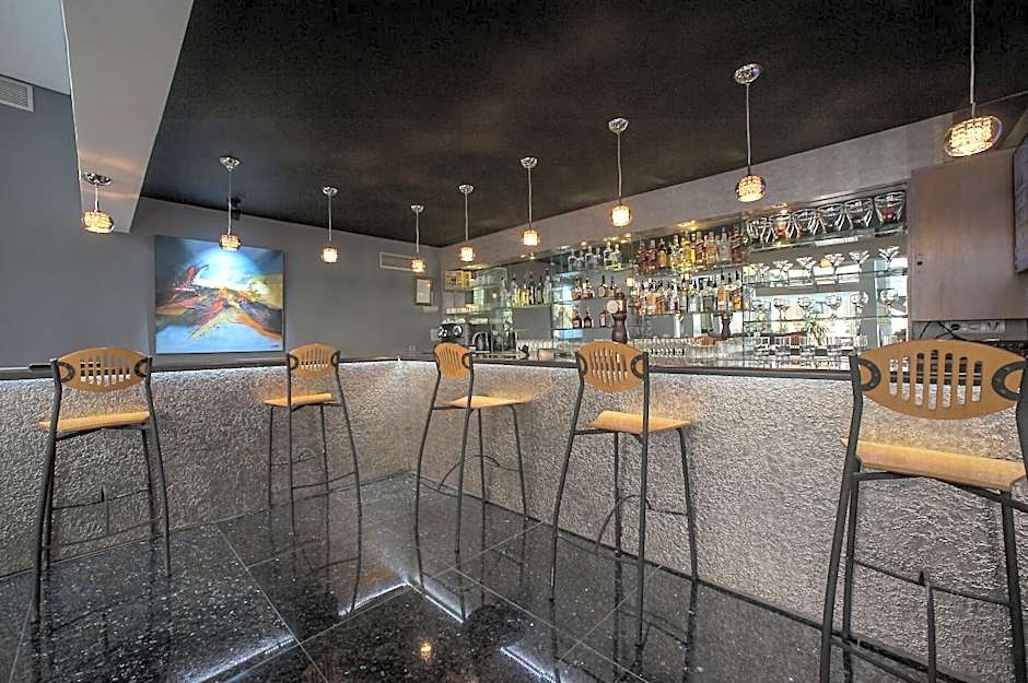 Casablanca Suites & Spa