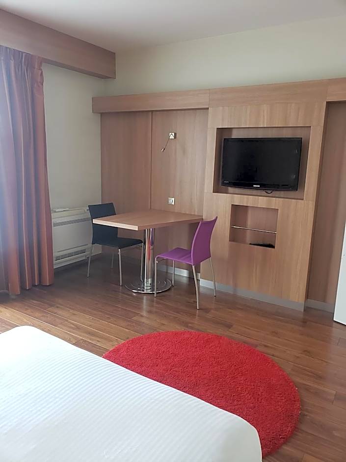 Kyriad Hotel Tours Centre