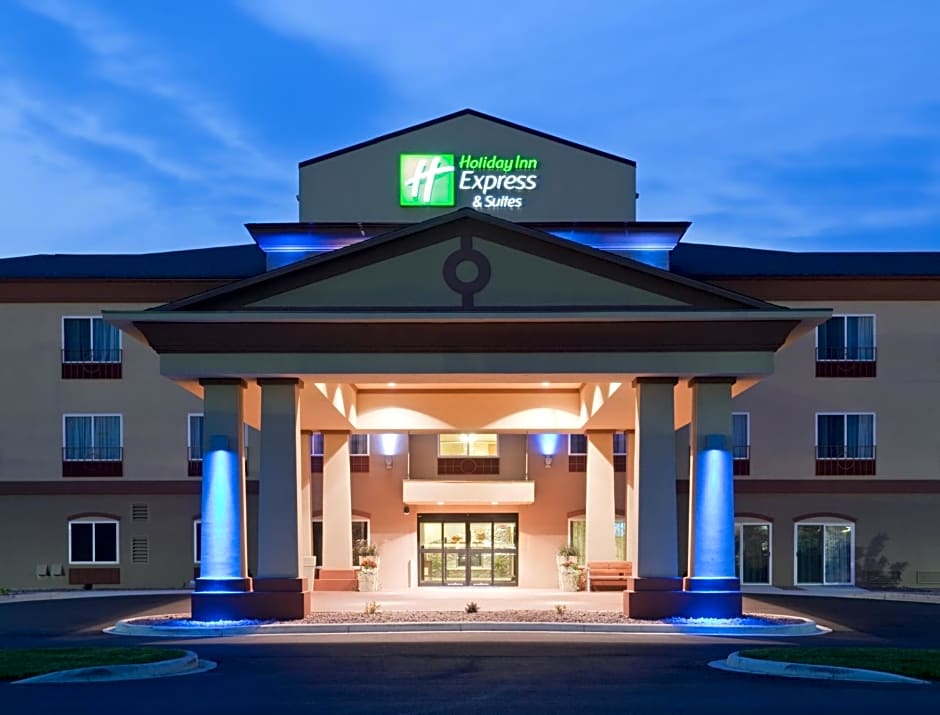 Holiday Inn Express Hotel & Suites Antigo By IHG