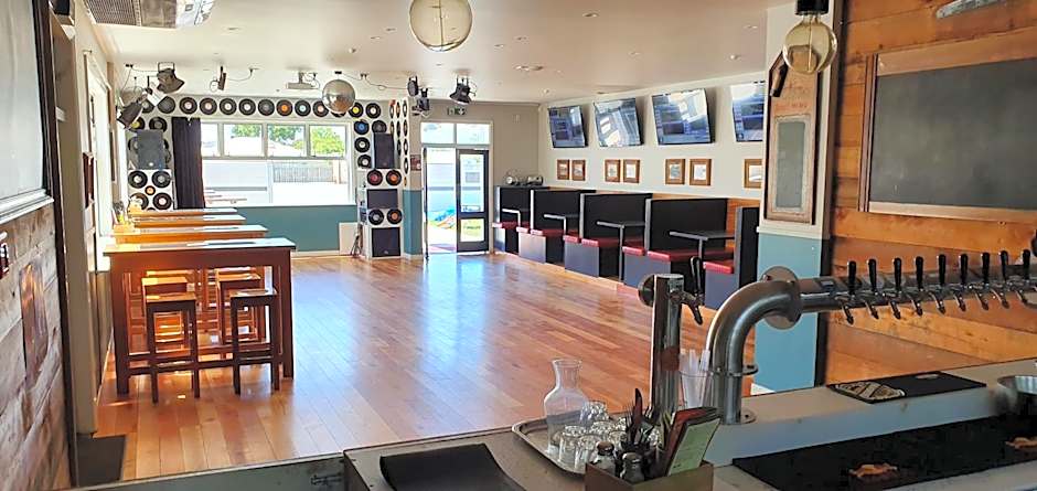 Hotel Motueka - Some weekends may have loud Live Music playing