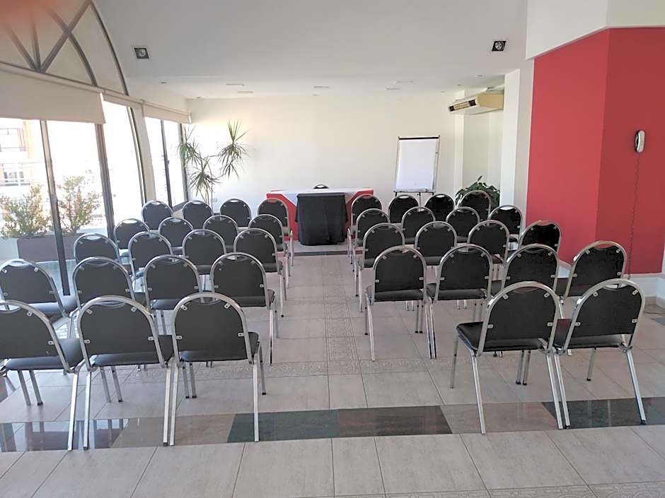 Urquiza Apart Hotel & Suites