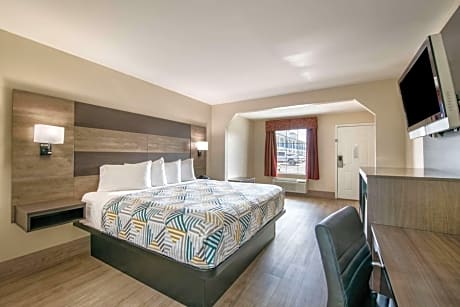 King Room with Roll-in Shower - Disability Access - Non-Smoking