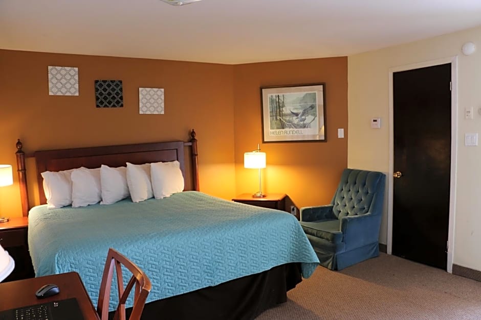 Midtown Motel & Suites