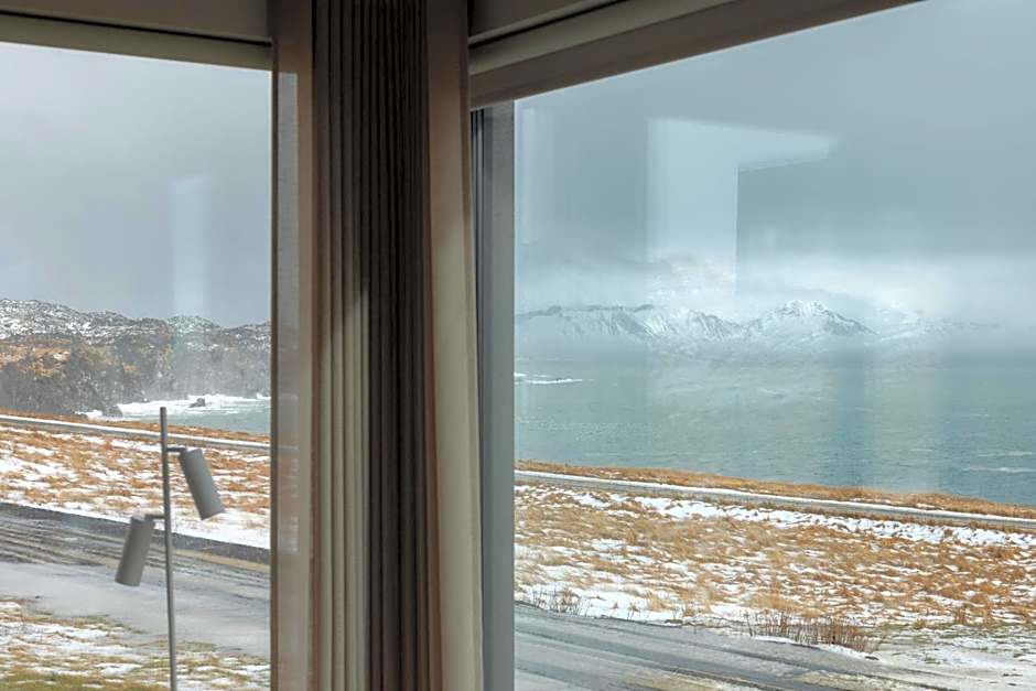 Peninsula Suites