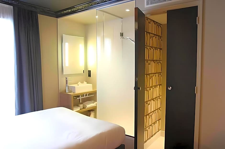 Hotel Le Montmartre Saint Pierre