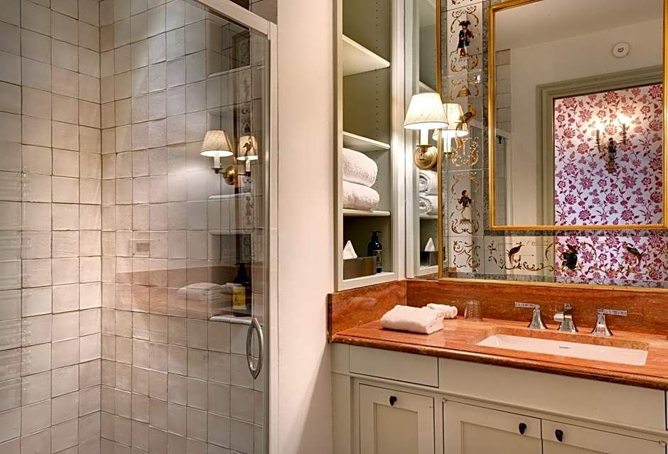 College des Doctrinaires, Hôtel, Résidence et SPA