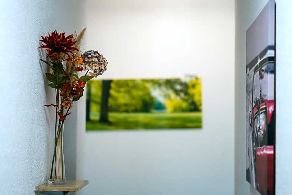 B&B Outlet Hotel - Metzingen - Bad Urach - Free Parking