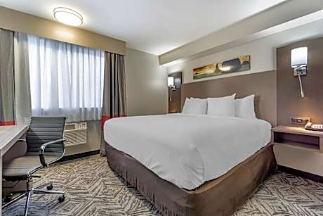 King Suite Upgrade - Accessible/Non-Smoking