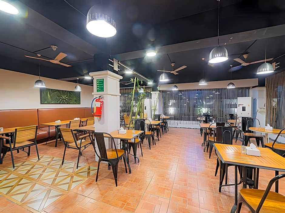 Hotel Athome & Serviced Apartments By Deccan Serai Hotels