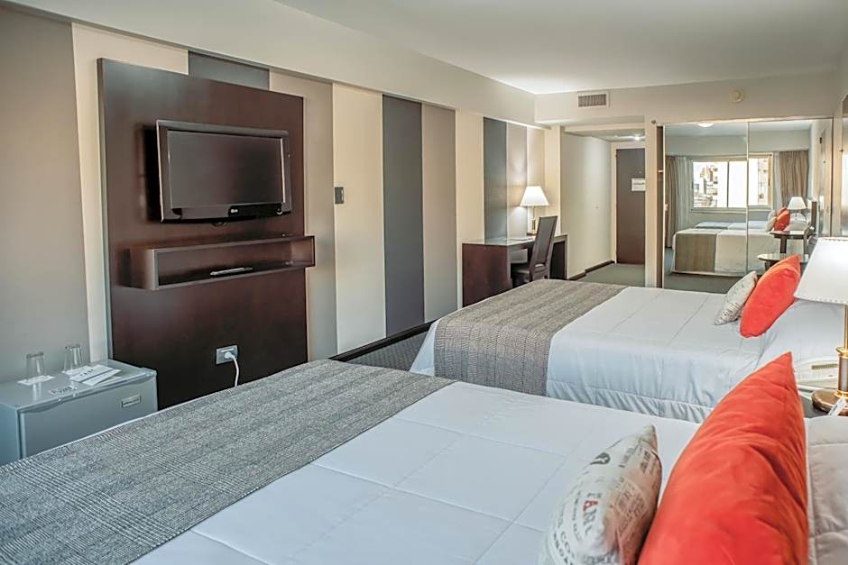 Plaza Real Suites Hotel