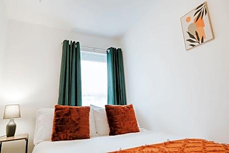 Prime Location | 3-Bed House | Town Centre |