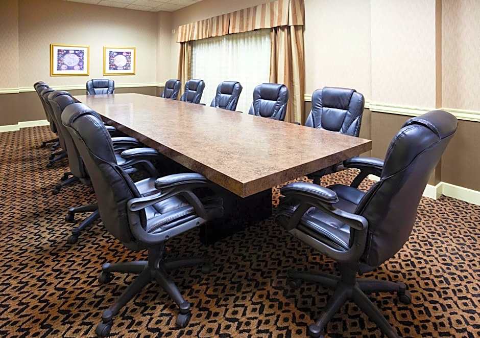 Holiday Inn Detroit Lakes By IHG