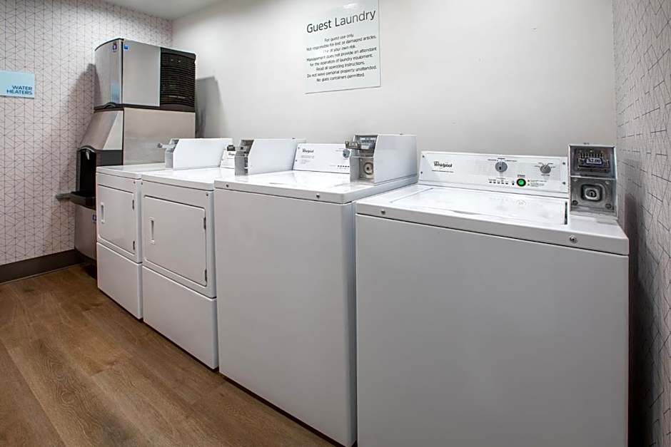 Holiday Inn Express & Suites Lathrop by IHG