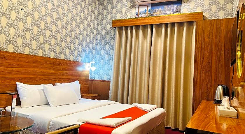 OYO 271 Parasol Hotel