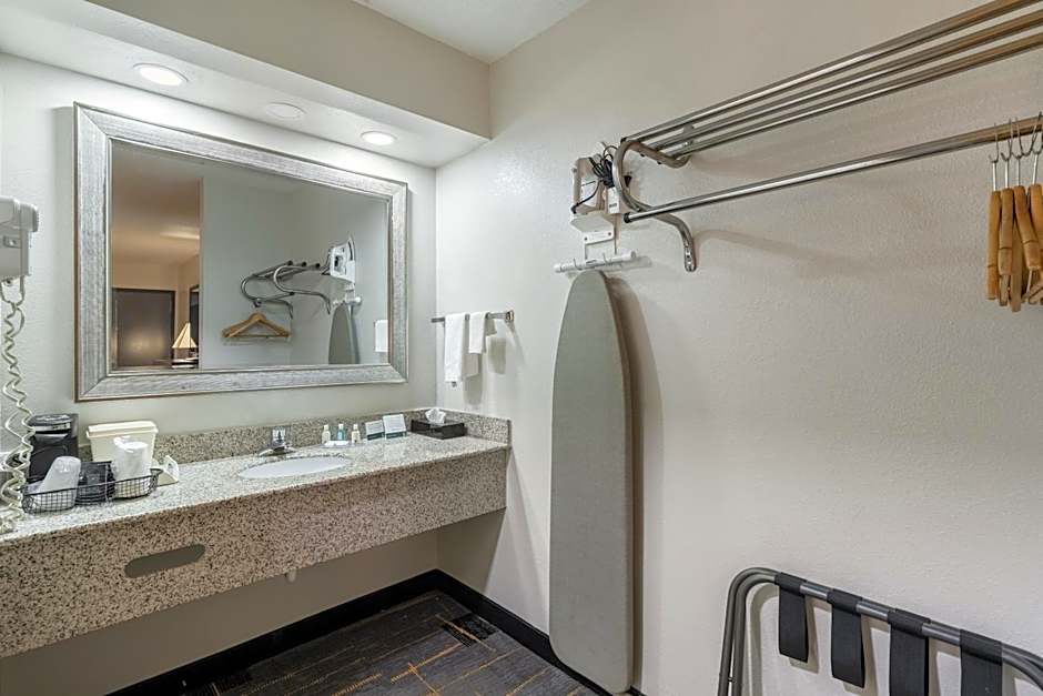 Quality Hotel Cleveland