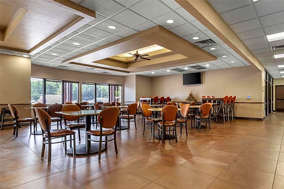 Best Western Plus Cimarron Hotel & Suites