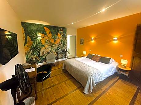 Standard Queen Room