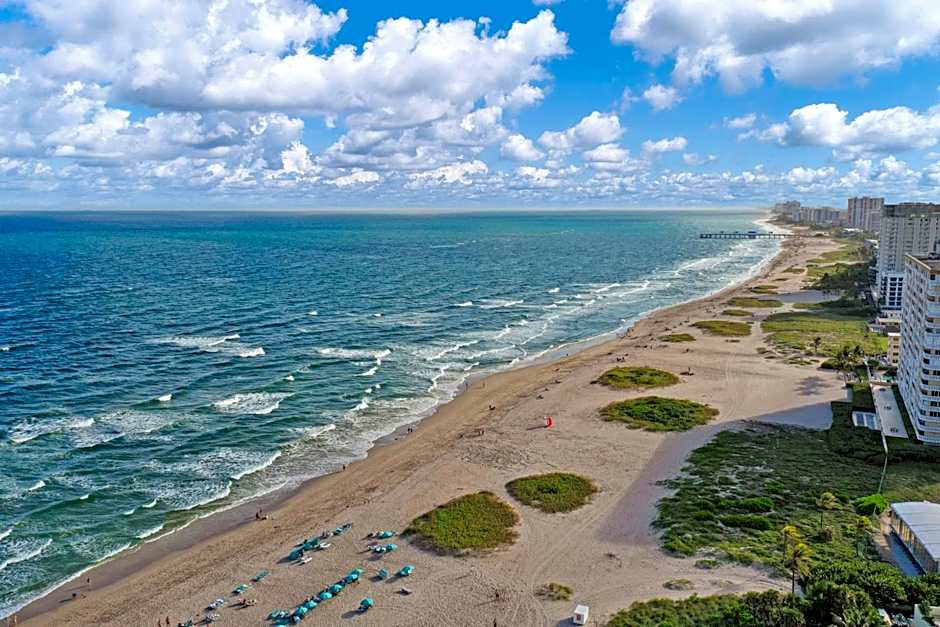 Bright Beachside Getaway