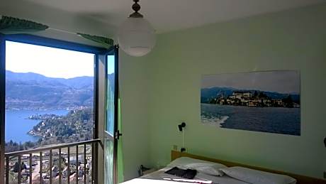 Double or Twin Room with Lake View