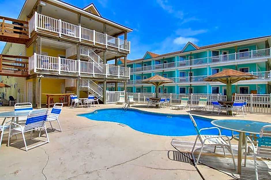 BEACHGATE CONDOSUITES AND MOTEL