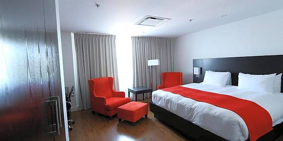 Photo 1 of 4 of Junior 1 King Bed Suite