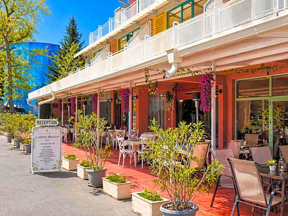 Largo Beach Hotel