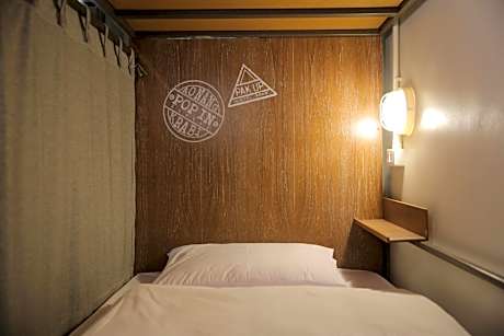 4-Bed Mixed Dormitory Room