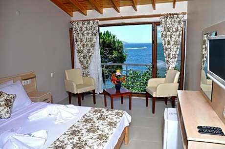 Deluxe Double Room with Sea View