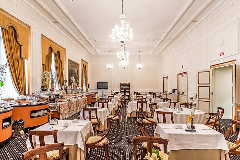 Hotel Carlton