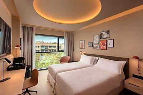 Preferred Twin Room with City View
