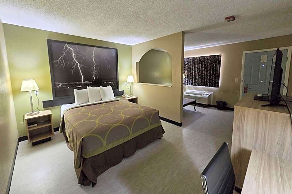 Super 8 by Wyndham Arkadelphia Caddo Valley Area