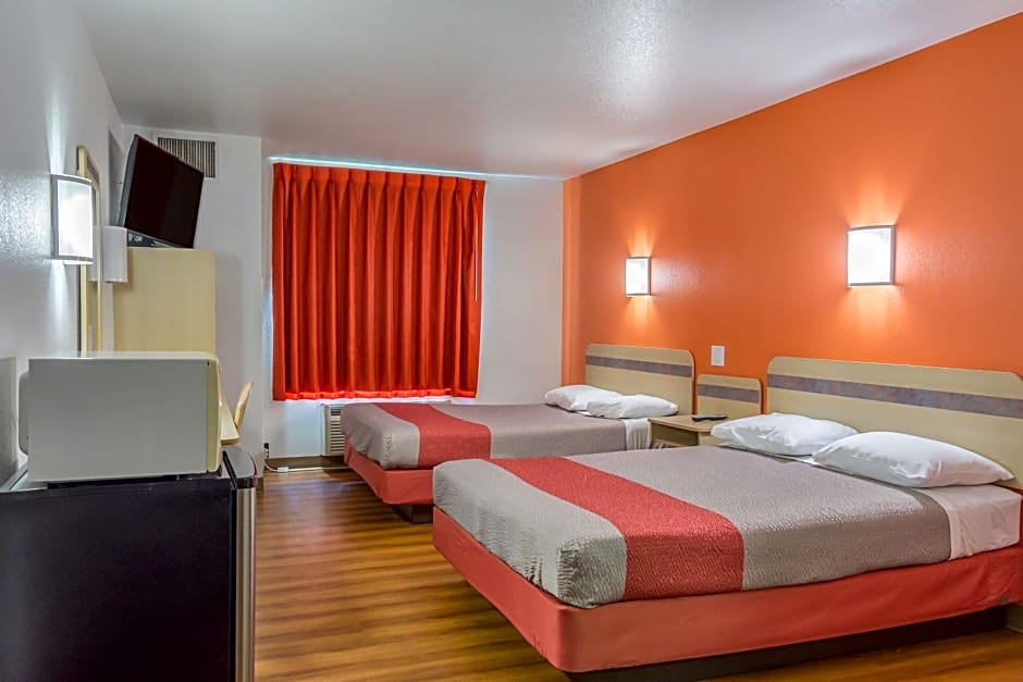 Motel 6-Redmond, OR