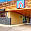 Motel 6 Brooks AB